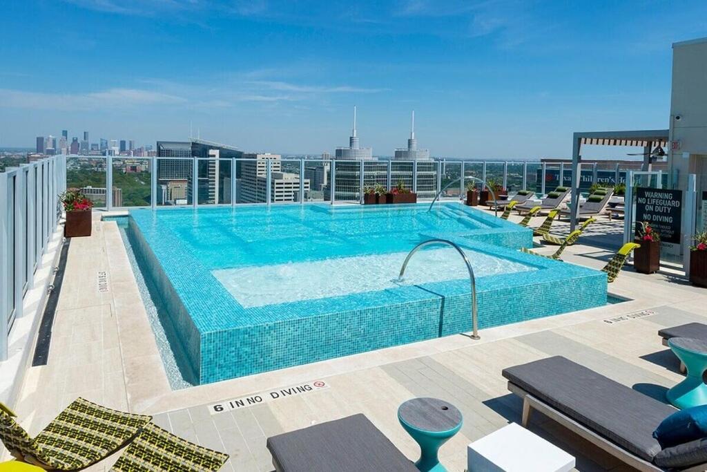 Medcenter Vacation Glasspad Skyline Views, 1 Free Prking Spot, Sleeps 4, Ask For Rental Car Option Houston Exterior photo